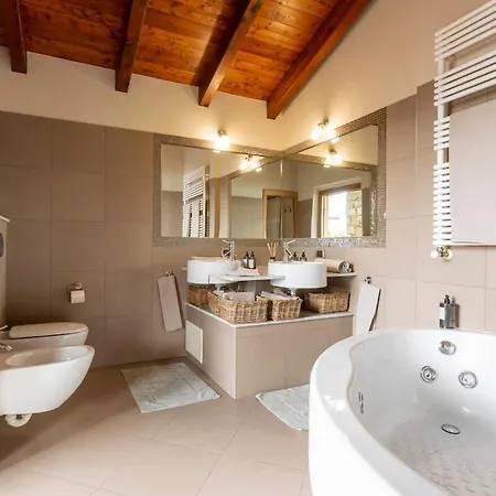 Villa Petrarca, Luxury With Spectacular Views On Orta Pella