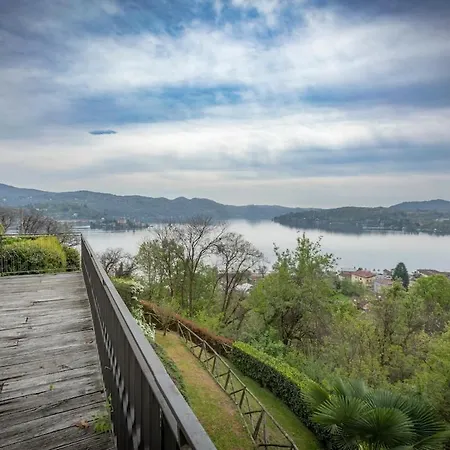 Petrarca, Luxury With Spectacular Views On Orta Vila Pella