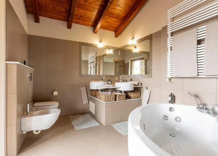 Villa Petrarca, Luxury With Spectacular Views On Orta Pella