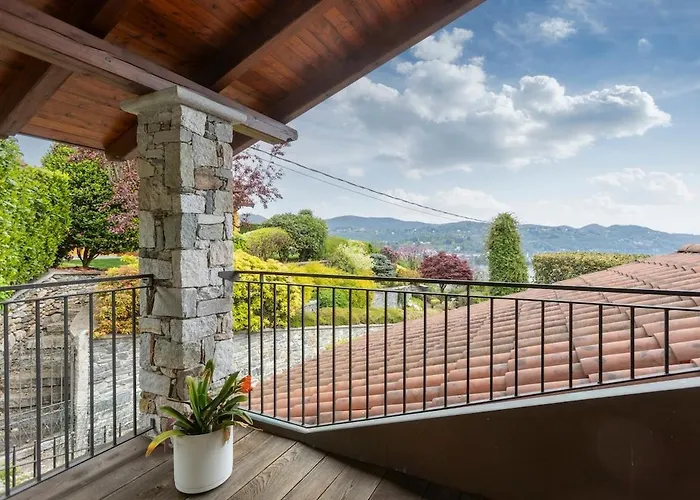 Petrarca, Luxury With Spectacular Views On Orta Willa *